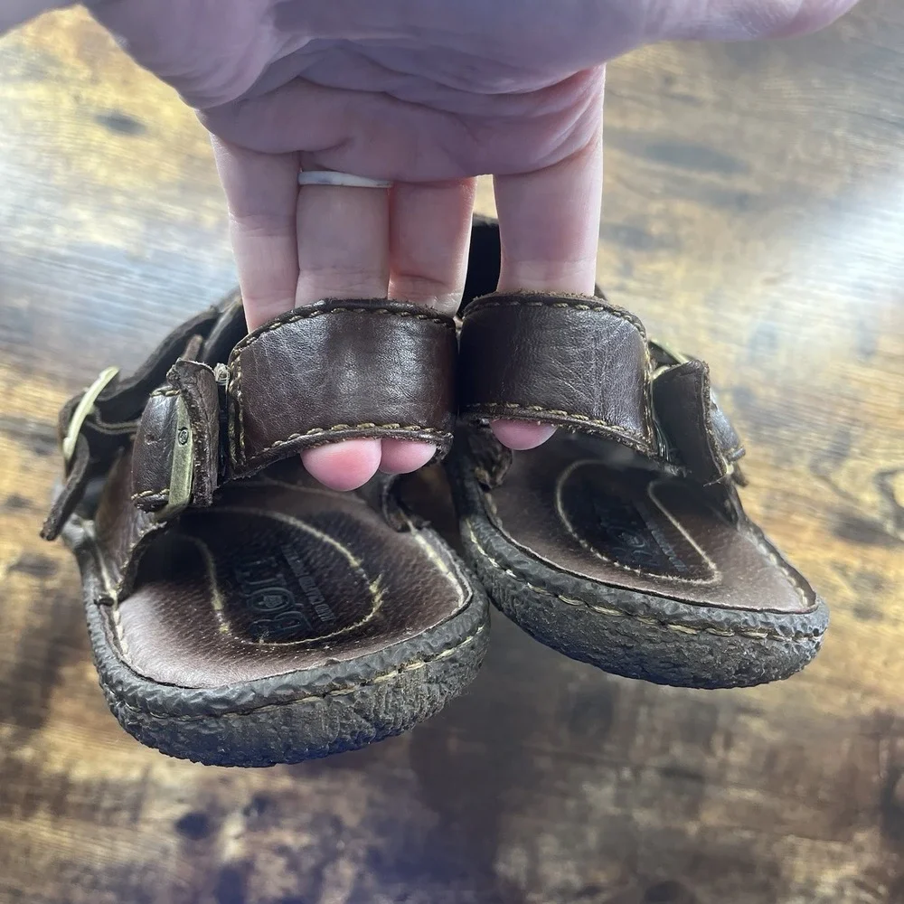 Born Fisherman Sandals Dark Brown Leather Men's Size 9 Buckle Closed Toe Vintage